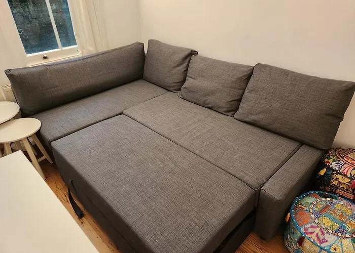 Cozy & Charming 2-Bedroom Flat In Prime Central London
