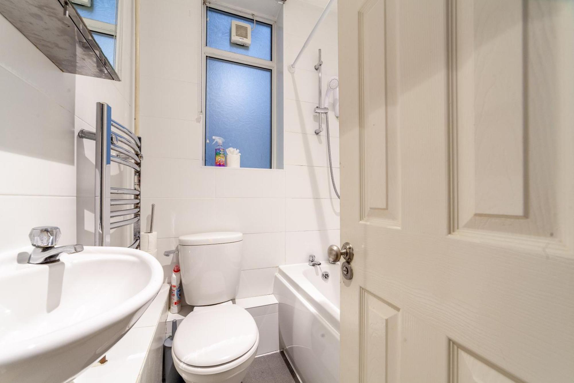 Apartment Cozy & Charming 2-bedroom Flat In Prime London